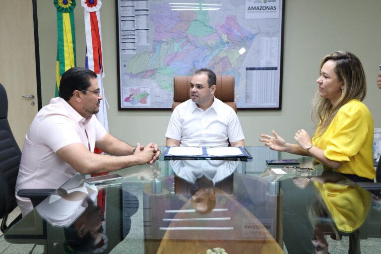 Governador Roberto Cidade assina novo convênio do Asfalta Amazonas e ordem de serviço para obras de pavimentação em Autazes