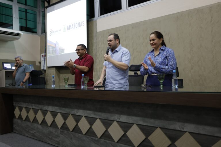 Governador Roberto Cidade anuncia reajuste salarial, adicional noturno e convocação de concursados para o Detran-AM