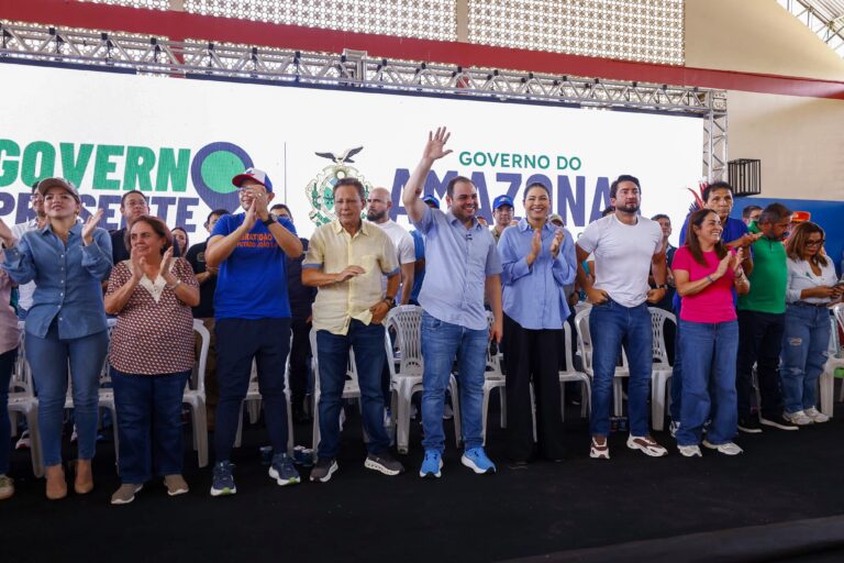 Governador Roberto Cidade acompanha serviços e entregas do Governo Presente para zona oeste de Manaus