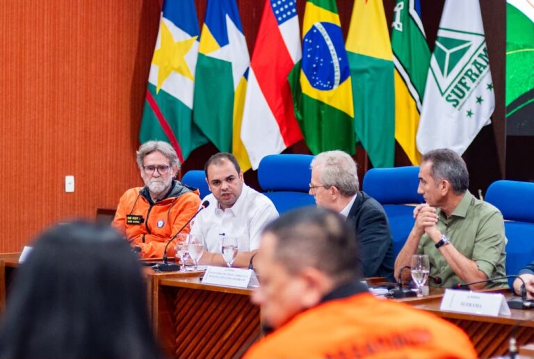 Governador Roberto Cidade recebe ministros e reforça atuação conjunta contra incêndios florestais no Amazonas